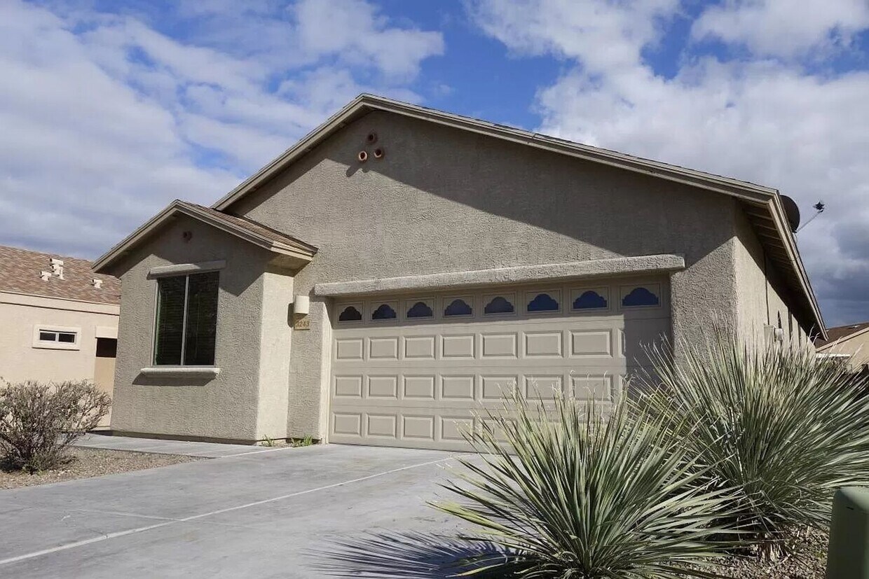 Eastside (Stella and Kolb) 4 bedroom 2 ba... - Eastside (Stella and Kolb) 4 bedroom  2 ba...