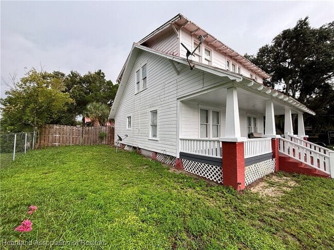 Building Photo - 22 W Lagrande St