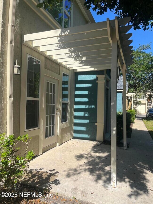 Building Photo - 13703 Richmond Park Dr N