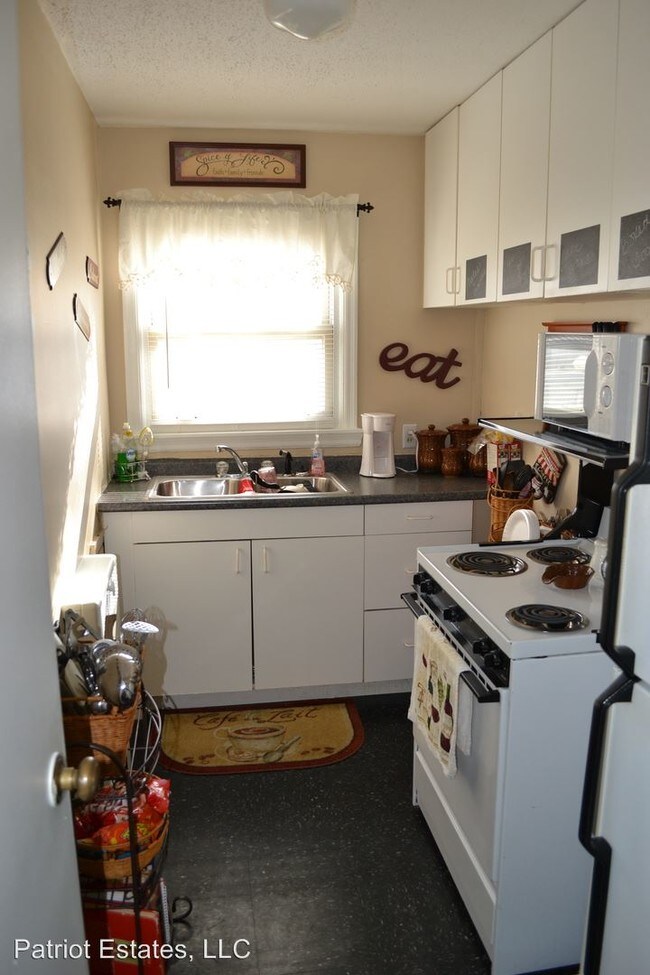 Building Photo - 1 br, 1 bath Apartment - 225 N. Madison