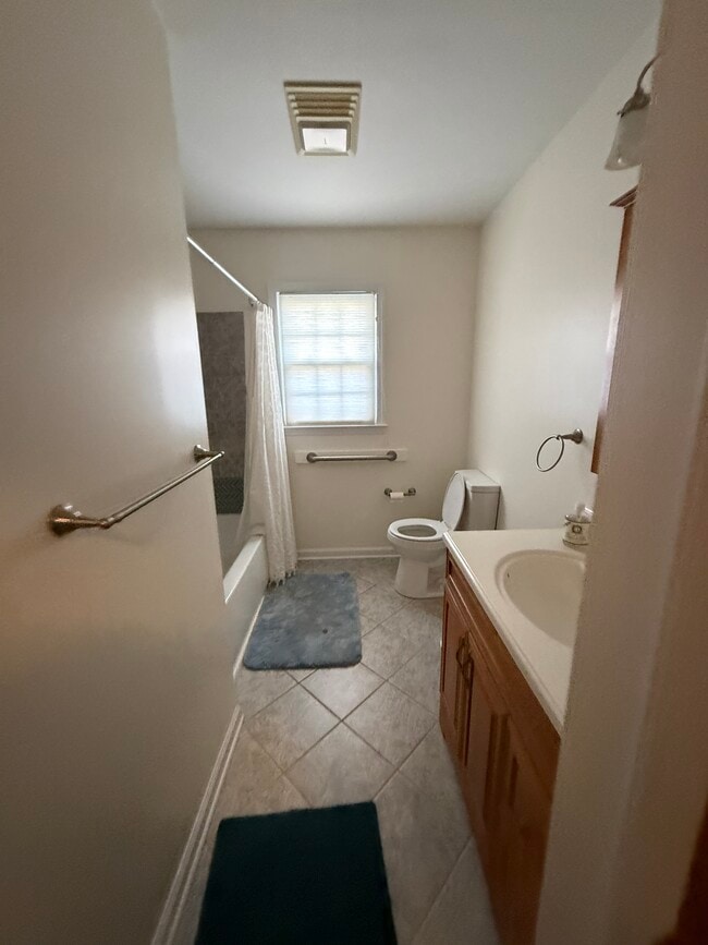 Building Photo - 2268 Castle Rock Farm Rd