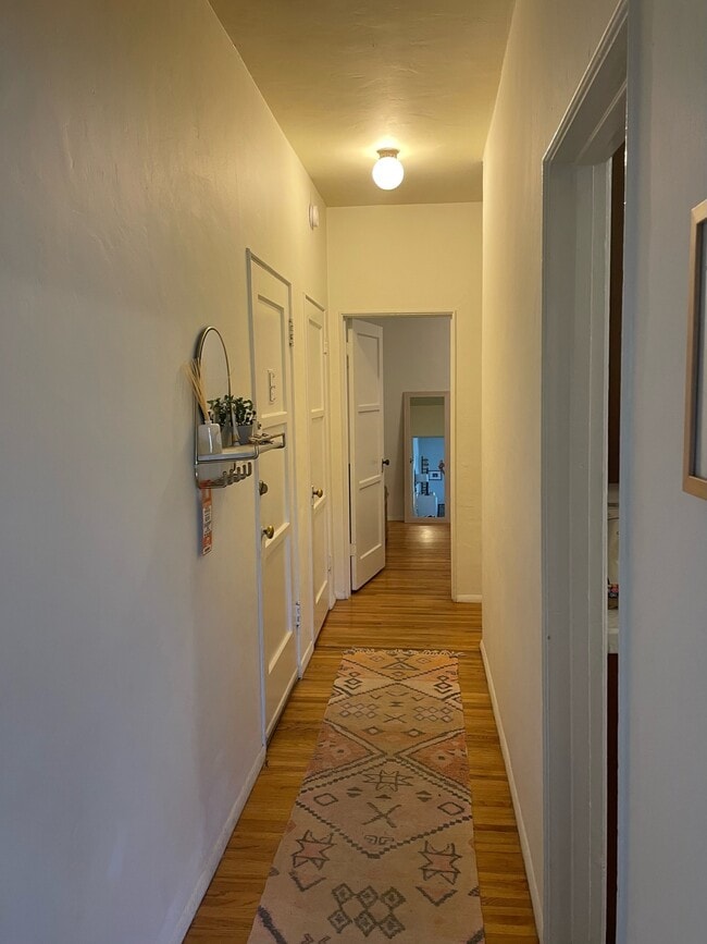 Foto del edificio - 8237 Blackburn Ave