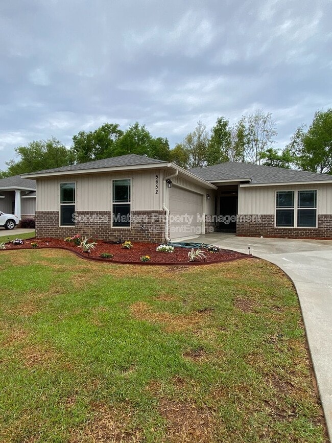 Building Photo - 5652 Peach Dr