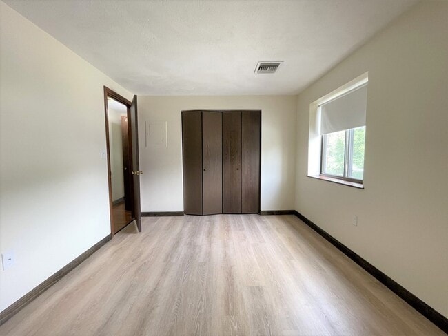 Foto del edificio - 555 Main St