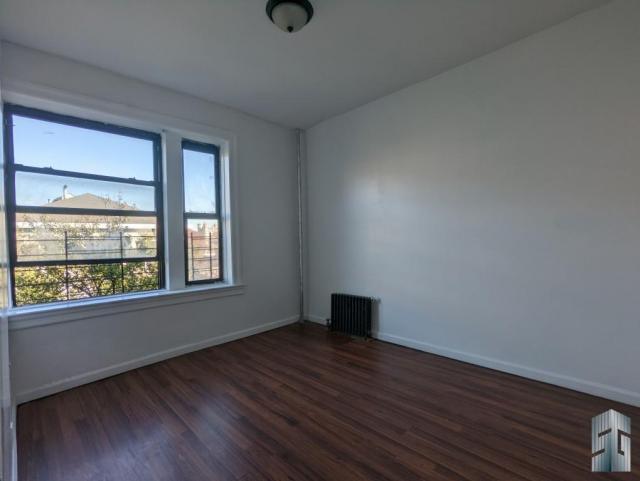 Foto principal - 1 bedroom in BROOKLYN NY 11226