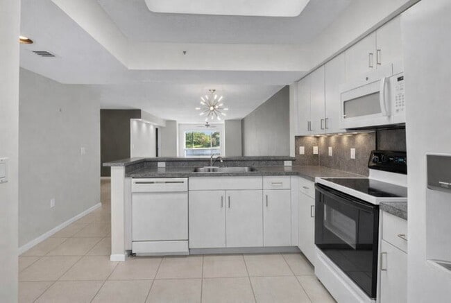 Foto del edificio - 5842 Crystal Shores Dr