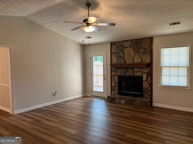 Building Photo - 161 Summerfield Dr