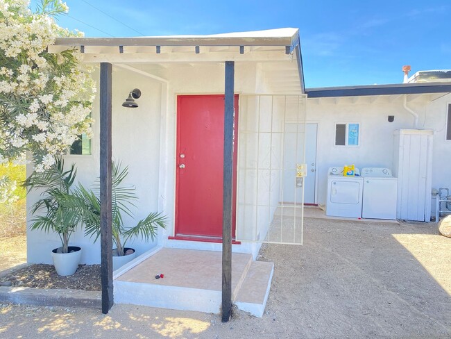 Building Photo - TwentyNine Palms