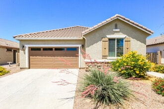 Building Photo - 20968 E Creekside Dr