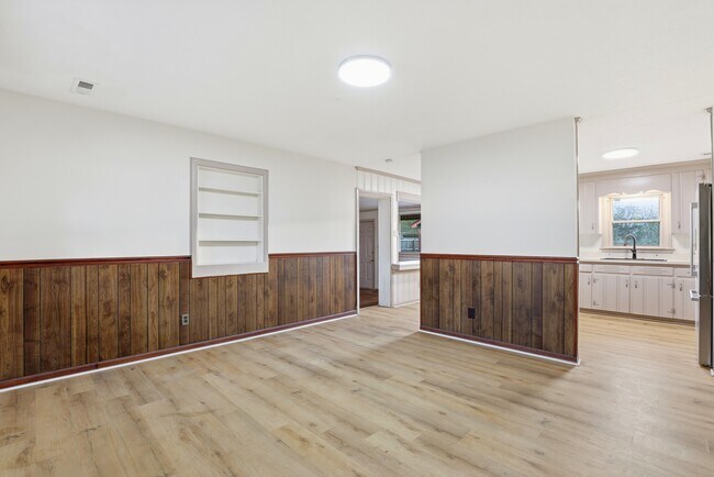 Foto del edificio - 2610 Hill Dr Cir