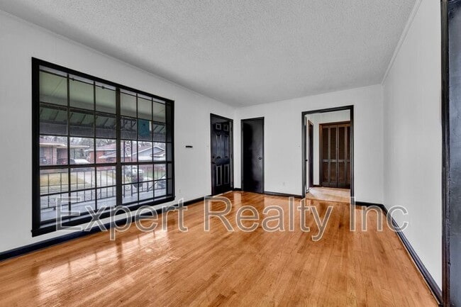 Building Photo - 117 62nd St