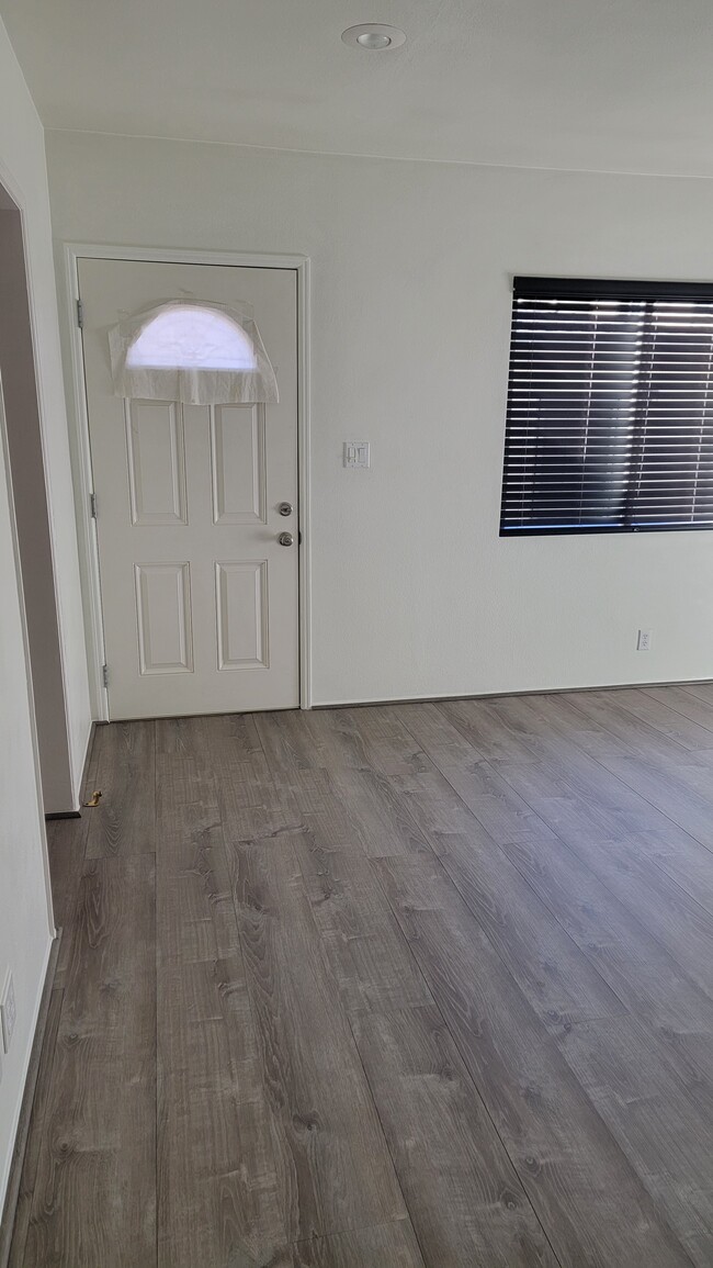 Building Photo - 2204 Aviation Way