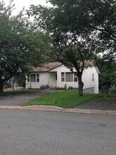 Building Photo - 16 Exeter Ave