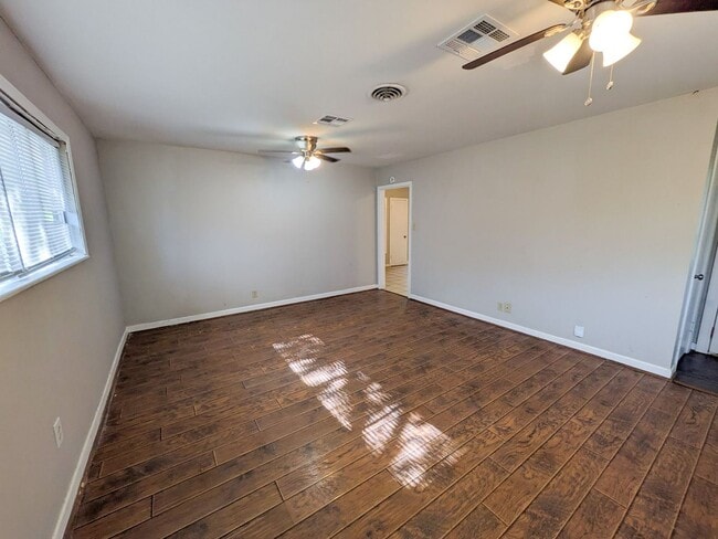 Building Photo - 2109 Coronado Pl