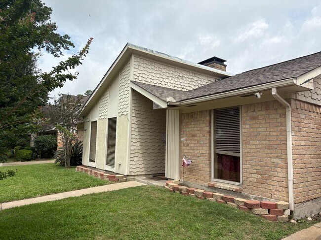 Building Photo - 21430 Park Brook Dr
