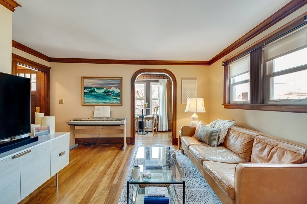 361 Washington St Unit 1, Winchester, MA 01890 Room for Rent in