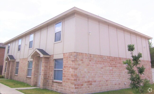 Building Photo - 741 Sonesta Dr