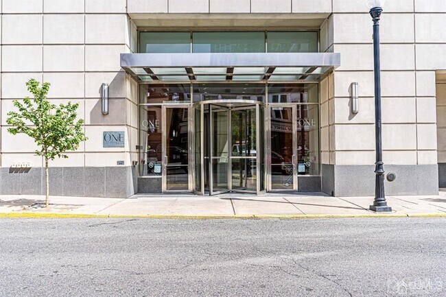 Foto del edificio - 1 Spring St