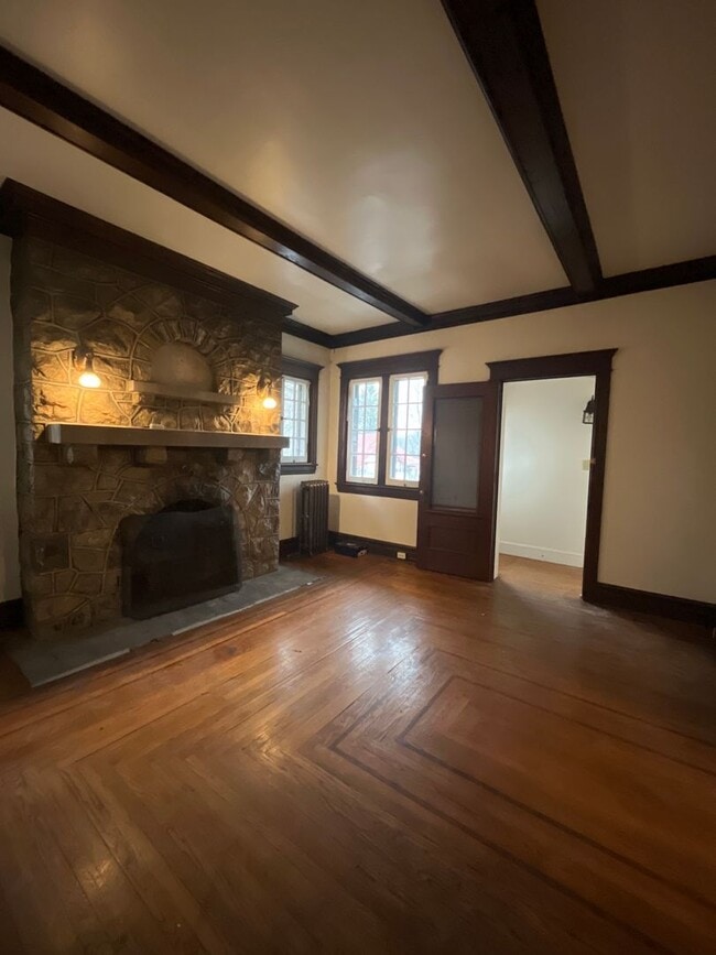 Building Photo - 2110 Walnut St