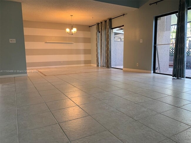 Building Photo - 305 Bonnie Brae Way