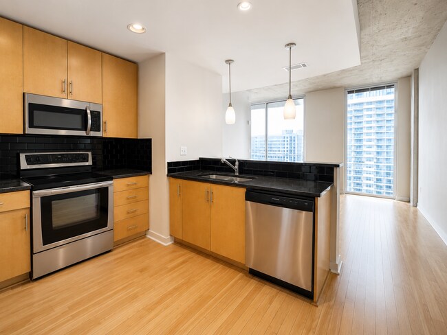 Foto del edificio - Condo High Rise - Lady Bird Lake Views