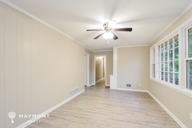 Building Photo - 2018 Mary Hill Dr