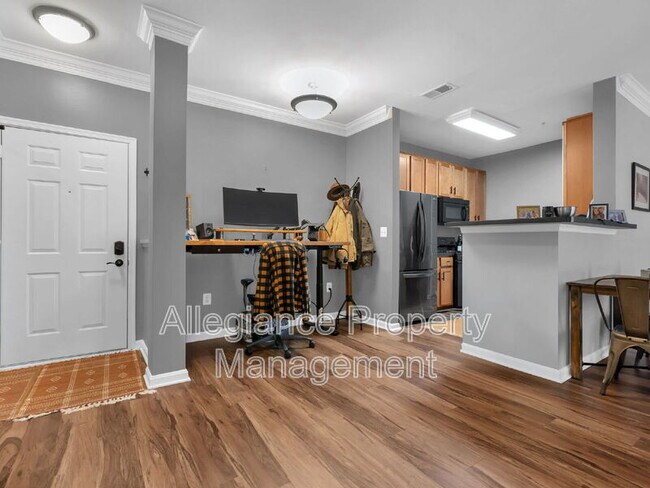 Foto del edificio - 4852 Eisenhower Ave