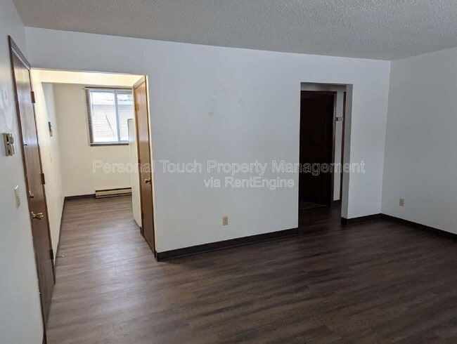 Building Photo - 180 1st St