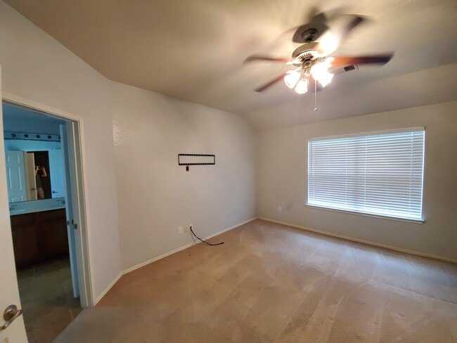 Building Photo - 10351 Whisper Bluff Dr