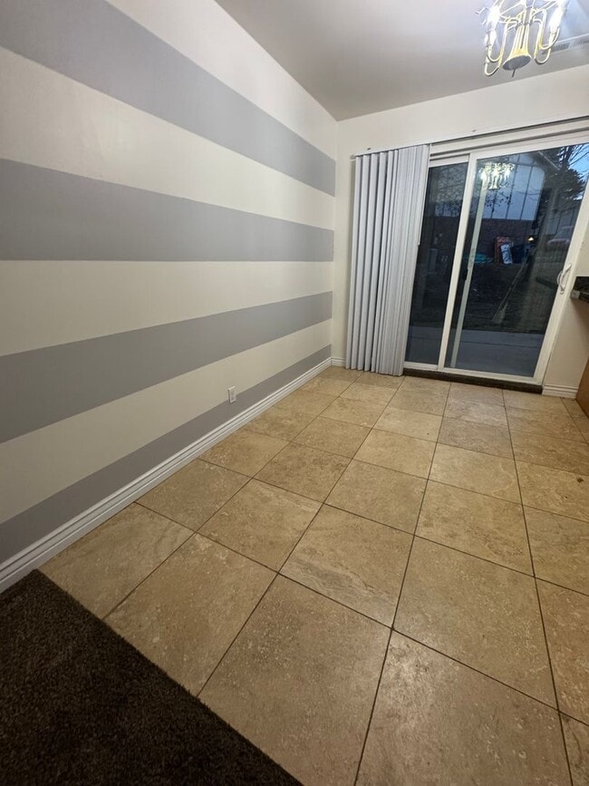 Building Photo - Beautiful 2 bedroom duplex for rent in Cottonwood Heights!