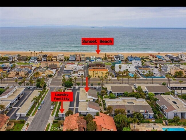 Building Photo - 1 Bedroom + Loft Condo in Huntington Beach