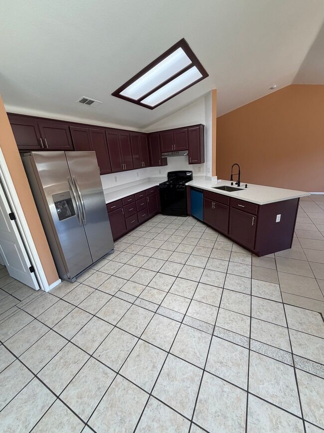 Building Photo - 738 Waterford Way