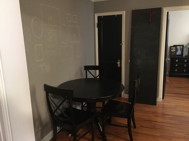 Building Photo - 1024 E 14th Ave