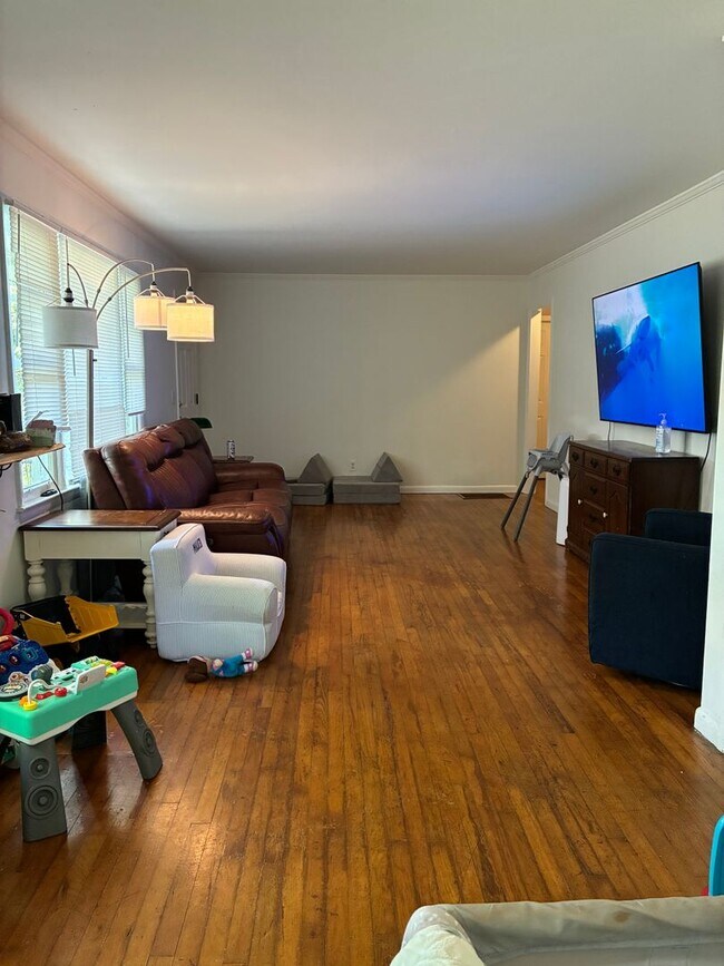 Foto del edificio - 3 bedroom 2 bathroom near St. Mary's Hospital