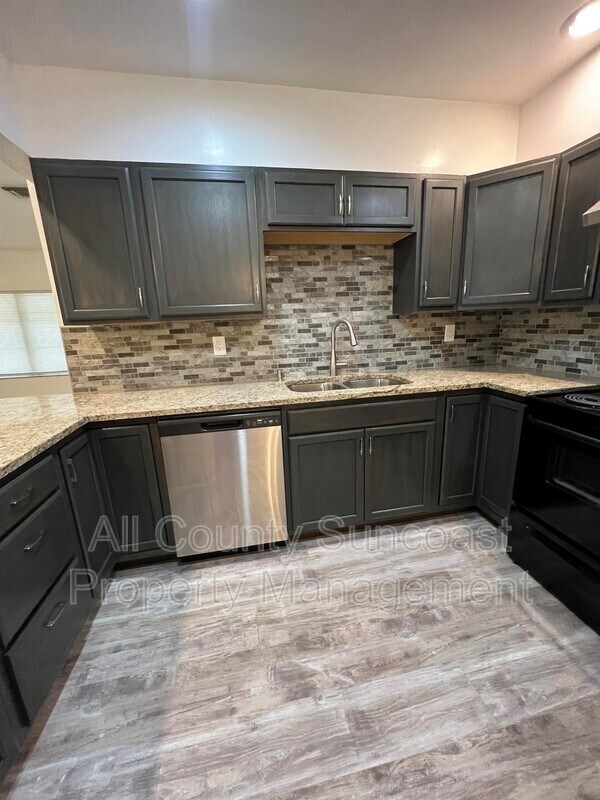 Foto del edificio - 434 40th Ave NE