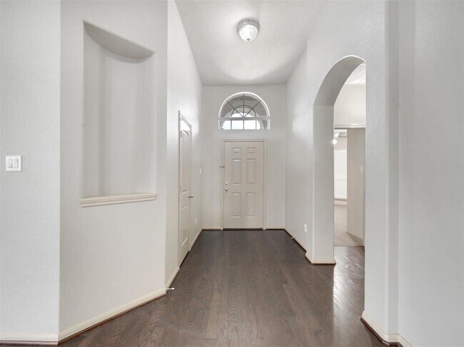 Building Photo - 25235 Saddlebrook Ranch Dr