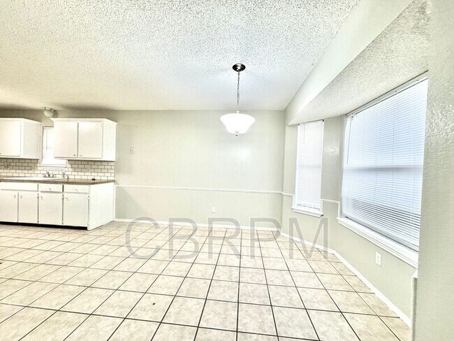 Foto del edificio - 1003 Juneau Ave