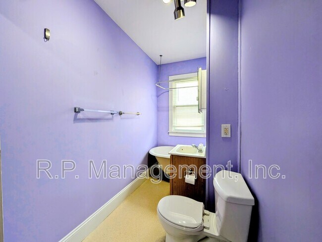 Foto del edificio - 340 16th Ave NE