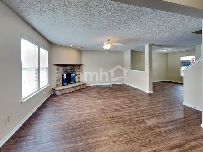 Foto del edificio - 12440 Rose Haven Dr