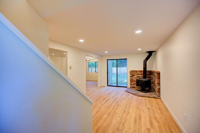 Building Photo - Family Tree Properties LLC