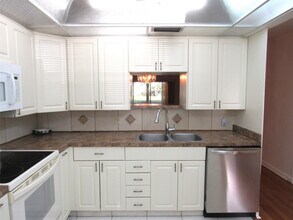 Building Photo - 2804 Victoria Way