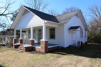 Building Photo - 212 Marion St