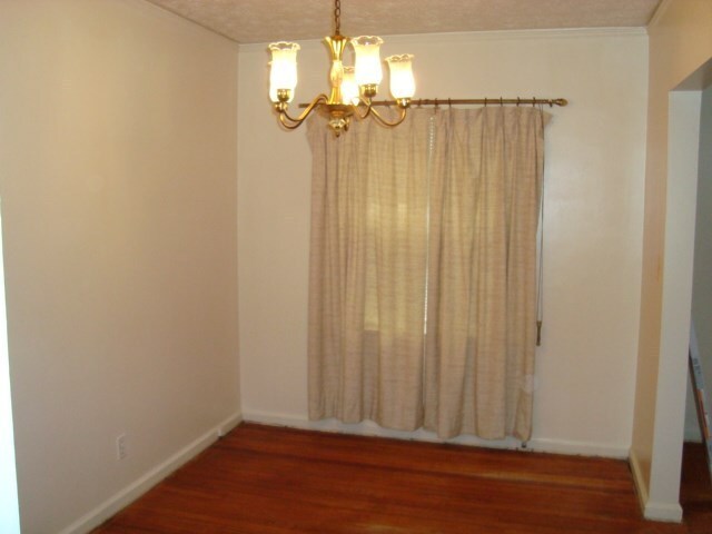 Foto del edificio - 3 bed/ 1 bath home 5 minutes to Ft Benning