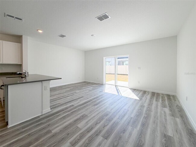 Foto del edificio - 31276 Paper Birch St