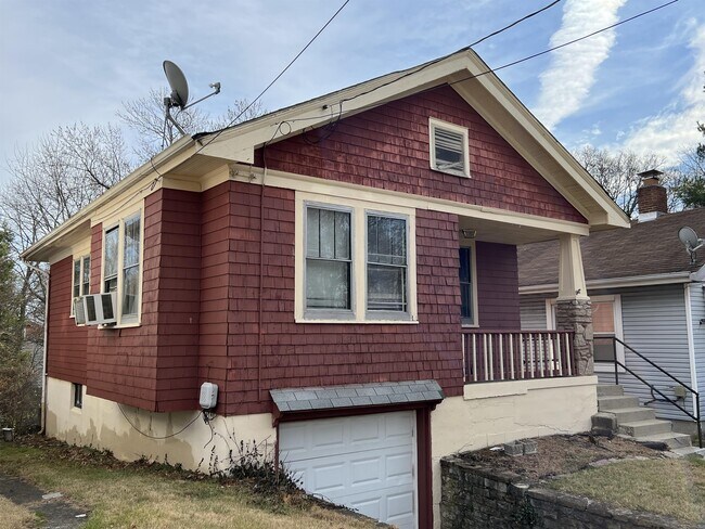 Foto del edificio - 3104 Cavanaugh Ave
