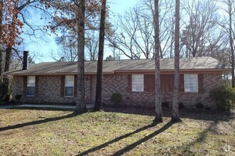 Building Photo - 245 Hazelwood Dr
