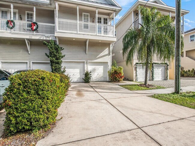 Building Photo - 6810 S Kissimmee St