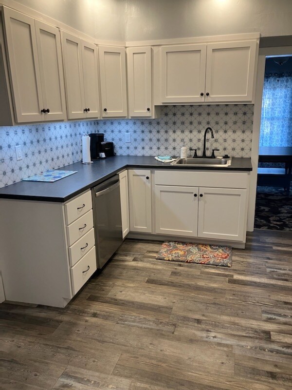 Kitchen - 421 E High St