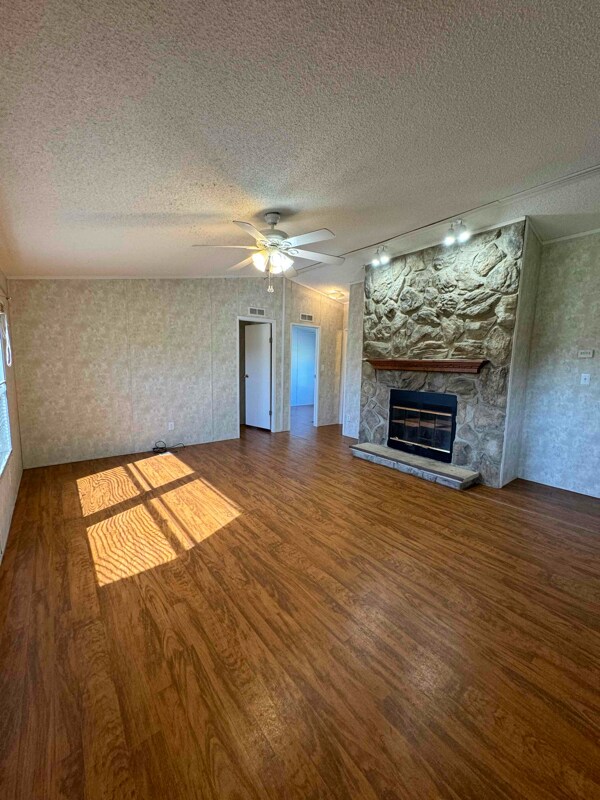 Foto del edificio - 836 Bluestem Dr