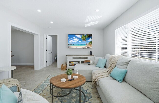 Foto del edificio - 3301 Woodmont Dr